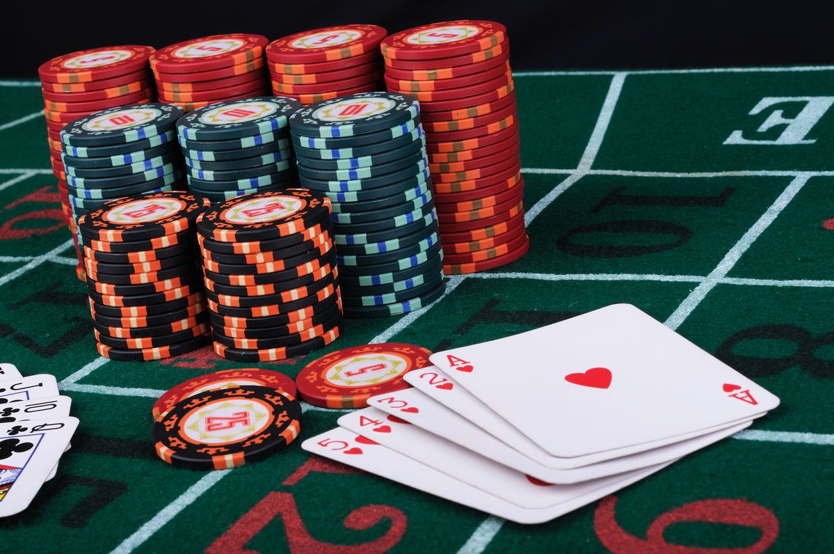 Wolf Gold Slot کھلاڑیوں کے لیے لائیو کیسینو سیکشن